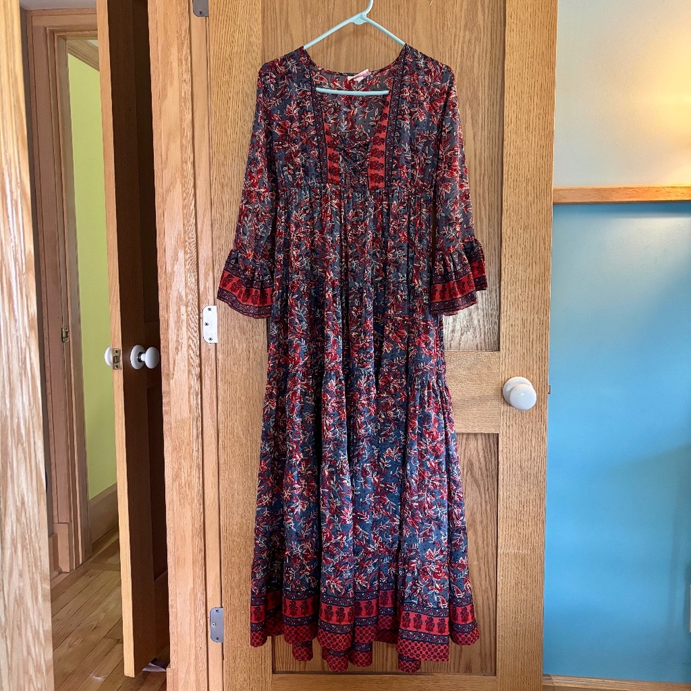Boemo Anthropologie Dress Large Boho Peasant Floral Lace-up V-Neck Tiered Maxi